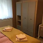 Pod Lesom Апартаменты *